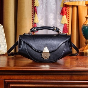 Bolso de Hombro sin Tirantes para Mujer al por Mayor, Cierre de Cremallera, Diseño de Barco a Rayas, Portátil, Moderno, Hecho a Mano en PU de Fábrica - Product Image 4