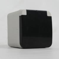 Interrupteur intelligent Ingelec 4 voies IP45 avec variateur LED, design en verre pour usage domestique, compatibilité Z-Wave