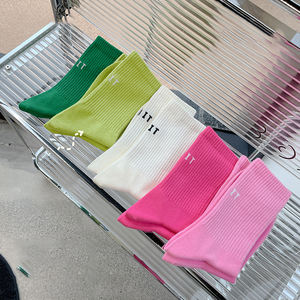 Jingwen OEM Calcetines Deportivos Chaussettes de sport en coton pour hommes et femmes avec logo - Product Image 3