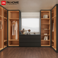 Meubles de luxe PA, armoire-penderie en bois en forme de L avec porte en verre pour chambre principale