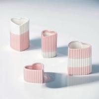 BSCI Factory Custom ized Valentinstag Serie Liebes form Keramik Kerzen glas Hochwertige Home Decoration Keramik Kerzen glas