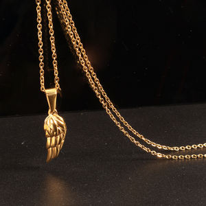 No Rust 18K Chapado en oro Alas de Ángel Colgante Collar Acero inoxidable Pray <span class=keywords><strong>Wing</strong></span> Feather Charm Collar para hombres Joyería - Product Image 1