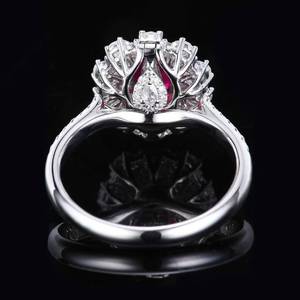 Anillo de rubí de sangre de paloma ovalado natural sin calentar de 1.07 ct en oro macizo de 18 quilates con 55 diamantes grandes de acento para mujer - Product Image 4