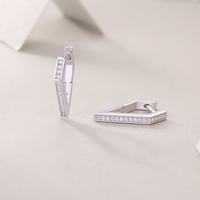 Boucles d'oreilles créoles en argent sterling 925 en forme de V avec moissanite pour femme, sertissage en canal, couleur D, moissanite VVS1, boucles d'oreilles diamant