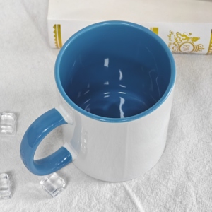 Mug à café design avec logo personnalisé, mug en céramique de style nordique avec motif de dauphin animé - Product Image 3