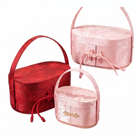 Panier-cadeau en tissu de soie de luxe personnalisé avec nœud chinois traditionnel et motif brodé pour cadeau de mariage