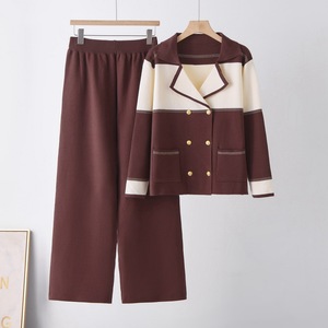 Ensemble élégant de style costume pour femme, comprenant un <span class=keywords><strong>haut</strong></span> en tricot à double boutonnage et un pantalon large, <span class=keywords><strong>nouvelle</strong></span> <span class=keywords><strong>collection</strong></span> automne/hiver. - Product Image 4