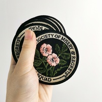 Vente en gros Stock RTS Fleur hippie Badges brodés Accessoires de décoration Support Logo personnalisé Patchs de broderie au fer