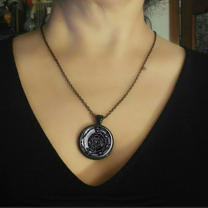 Collier de <span class=keywords><strong>formation</strong></span> magique des sept grands anges Pendentif dôme en verre Bijoux en métal Collier de divination vintage pour hommes et femmes - Product Image 6