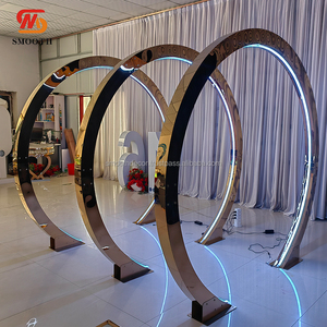 Arco de Metal Dorado Liso con Espejo LED Rectangular para Fondo de Boda, Tamaño Personalizable - Product Image 3