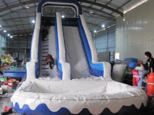 Toboggan aquatique gonflable en PVC, capacité 1000 kg, 20 passagers, pour locations commerciales et événements - Product Image 2