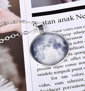Collar Luminoso con Estrellas del Universo, Último Modelo 2019, Collar con Colgante de Vidrio que Brilla en la Oscuridad con Diseño de Planeta, Luna y Galaxia - Product Image 3