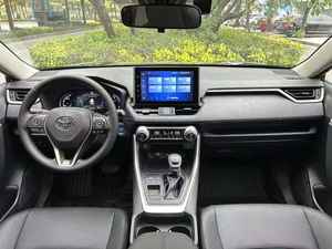 Venta Especial Auto Usado Auto Híbrido Toyota <span class=keywords><strong>RAV4</strong></span> Rongfang <span class=keywords><strong>2022</strong></span> 2.5L CVT 2WD Versión Elite SUV con Techo Solar Panorámico Autos a Gasolina - Product Image 4