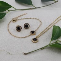 Set Perhiasan Zirkon Persegi Gaovo Baja Tahan Karat Berlapis Emas 18K Kalung Anting Tusuk Wanita Pernikahan Pesta Perhiasan Fashion Hadiah
