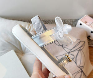 2026 Neue Sommer-Mädchen-Sandalen: Leichte, rutschfeste Outdoor-Strandsandalen, modische flache Zehenstegschuhe mit Schleife für Babys und Kleinkinder, lässige Prinzessinnen-Schuhe - Product Image 6