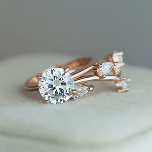 Anello creativo a forma di foglia per donna, design con intarsi scintillanti, gioielli eleganti e alla moda - Product Image 6