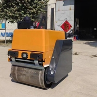 Rouleau compacteur vibratoire à double tambour à moteur de chantier miniature de 0,5 à 0,6 tonne pour le compactage des routes