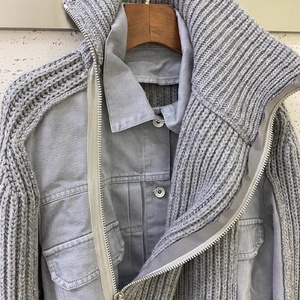 Veste en maille rétro à col montant pour homme, gris, patchwork denim, zippée, style streetwear, vente en gros - Product Image 3