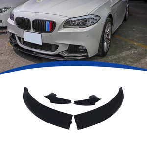 Divisor de parachoques delantero BMW de 4 secciones en ABS negro brillante para F10 Serie 5 estilo M Performance - Product Image 1