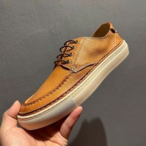 Baskets bateau sportives rétro pour hommes en cuir tanné délavé, faites à la main, décontractées, à lacets, avec semelle intermédiaire en maille massante et confortable, pour l'été et l'automne - Product Image 1