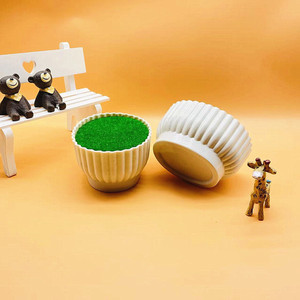 Pot de fleurs en plastique Qi Xing, à rayures verticales, ovale, plante artificielle, décoration d'intérieur - Product Image 1