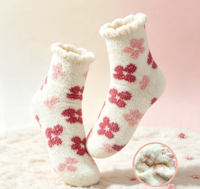 Chaussettes douillettes personnalisées à logo floral pour femme, en polaire corail, épaisses, chaudes et confortables, pour l'hiver, la maison, comme pantoufles ou cadeau