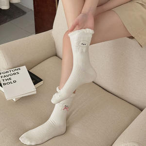 Calcetines de mujer personalizados de alta calidad <span class=keywords><strong>Cute</strong></span> Puppy Bow Wave Edge para verano para uso diario - Product Image 3