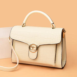 Petite pochette de haute qualité pour femmes, sac à main tendance en PU. L'intérieur est fabriqué en fibre de polyester. 5263 - Product Image 3