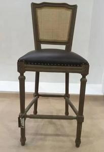 Tabouret haut moderne en cuir noir avec cadre en bois massif et dossier en rotin Chaise de salle à manger haute pour meubles de maison - Product Image 4