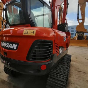 รถขุดขนาดเล็ก Doosan DX60 มือสอง 6 ตัน สภาพดีเยี่ยม พร้อมเครื่องยนต์คัมมินส์ เกียร์ และลูกปืน - Product Image 5