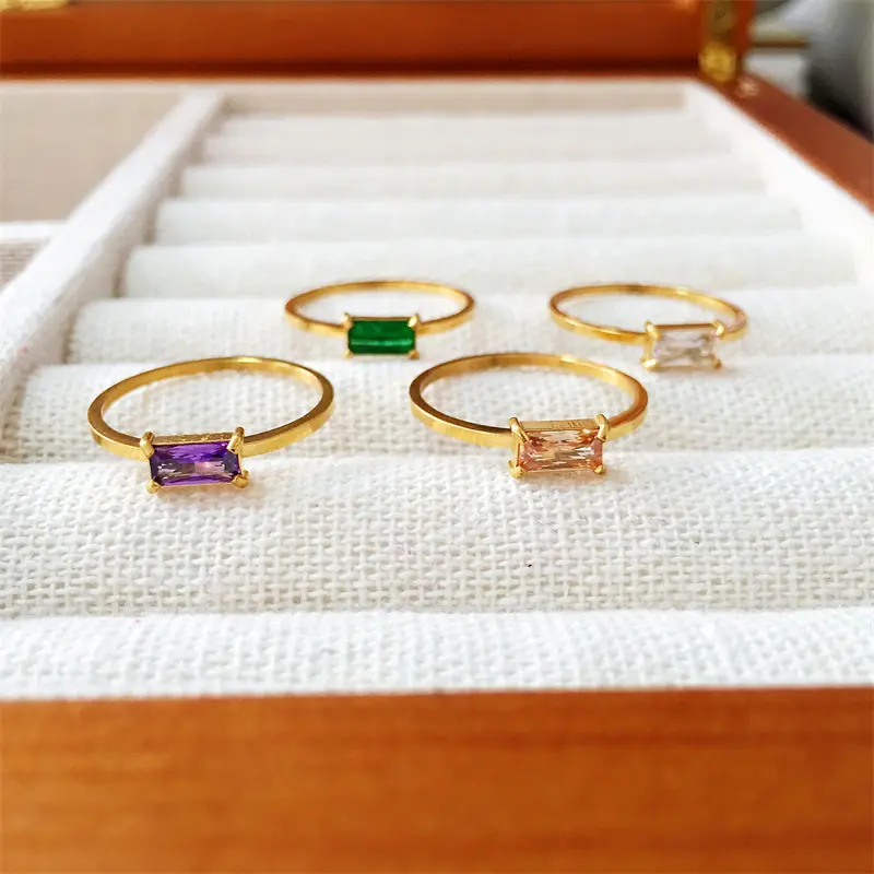 Quatro cores impermeável aço inoxidável quadrado zircônia cúbica banda anéis titânio aço arco-íris cz esmeralda dedo anel para as mulheres