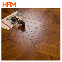 Dalles de parquet en bois artisanales avec motifs en marqueterie de chêne, installation par clips, design moderne pour chambre à coucher