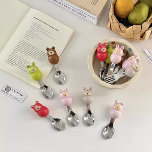 Juego de cuchara y tenedor con forma de oso para niños, vajilla de acero inoxidable de calidad alimentaria con diseño de dibujos animados - Product Image 1