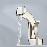 Robinet de lavabo cascade en laiton chromé à 1 trou, montage sur comptoir, mitigeur chaud/froid de luxe à poignée unique pour salle de bain, vente en gros