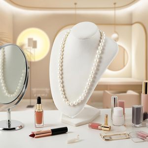 Présentoir à bijoux en bois pour bracelets, avec buste de mannequin en velours de luxe personnalisé et support solide en flanelle blanche - Product Image 2