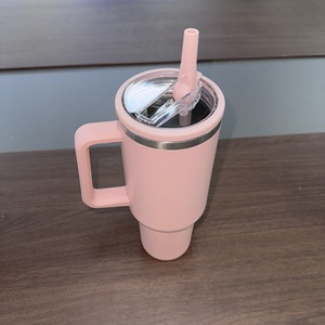 Vaso de botella de agua de acero inoxidable con recubrimiento en polvo de 40oz personalizado Vaso aislado de 40oz con mango <span class=keywords><strong>y</strong></span> pajita - Product Image 3