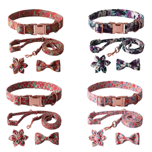 Collar de mosca de diseñador clásico para perros y gatos Collar de lazo de mascota personalizado con hebilla de aleación extraíble Accesorio decorativo de lazo - Product Image 1