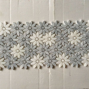 Полированная настенная плитка из белого мрамора с цветочным узором для внутренней и наружной отделки вилл, бассейнов, гостиных, интерьеров и экстерьеров - Product Image 2