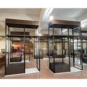 Legno massello elegante abbigliamento Rack con serrature Storefront espositore per sfilate di <span class=keywords><strong>moda</strong></span> <span class=keywords><strong>e</strong></span> mostre - Product Image 3