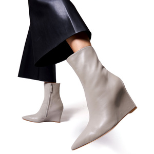 2024 מותאם אישית נשים עור סקסי טריז קרסול חזה הבוהן הבוהן עם עור אמיתי רירית בהתאמה אישית - Product Image 5