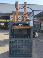 Presse à balles verticale hydraulique industrielle pour déchets de papier, carton, bouteilles en plastique, canettes en métal et aluminium, vêtements textiles