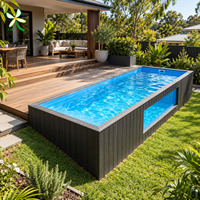 Piscine hors sol en fibre de verre avec finition grain de bois contemporaine, jacuzzi familial pour cour, spa extérieur