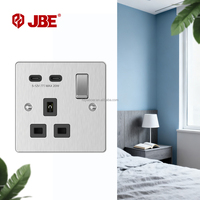 Prise USB à interrupteur DP 13A 1 gang norme britannique (Type C+C) 2 ports, charge rapide max. 20W, en acier inoxydable, indice IP20, facile à installer