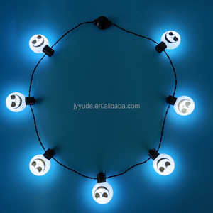 Collar LED de 13 Luces con Forma de Fantasma de Halloween de Dreidel Company, Funciona con Pilas, Accesorio de Disfraz - Product Image 4