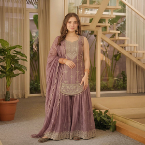 Ensemble moderne TOP SHARARA DUPATTA en soie lourde ornée de broderies de sequins de 5 mm pour FÊTE, MARIAGE, PLAGE, DÉGAGEMENT, DIWALI - Product Image 1