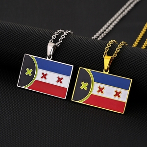 Collar con Colgante de Acero Inoxidable Chapado en Oro de 18K con Diseño de Bandera Dream L'Manberg, Venta al Por Mayor de Fábrica - Product Image 1