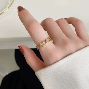 Zircon perhiasan estetika cincin emas mawar lapis dapat disesuaikan berongga segi enam pita keabadian - Product Image 3