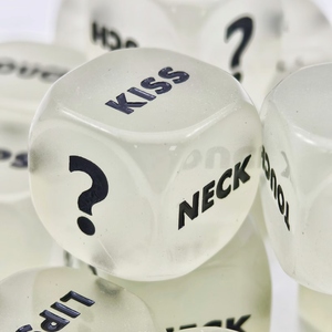 Nhà sản xuất chuyên nghiệp, bán buôn, tùy chỉnh xúc xắc tình yêu khắc rune, bộ xúc xắc hẹn hò dành cho cặp đôi, xúc xắc D6 16mm bằng nhựa acrylic, trò chơi người lớn - Product Image 1