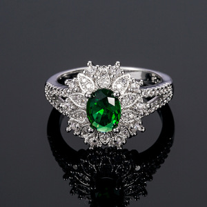 Anello esagerato con fiore verde, gioielli retrò da donna, idee regalo - Product Image 1