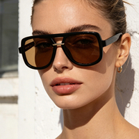 Lunettes de soleil pilote carrées rétro de luxe 2026 pour femme, double pont, grande monture, barre métallique décorative, style intemporel vintage